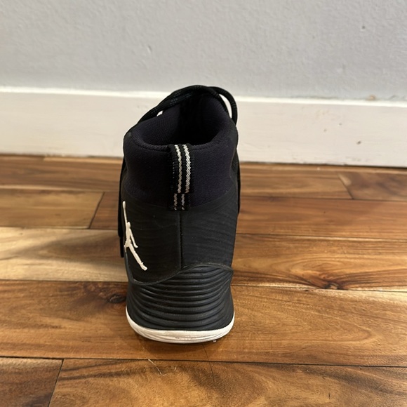 Jordan Zoom Basketball Shoes - Picture 8 of 11